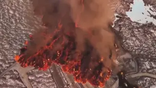 Лава от вулкан на косъм да унищожи световноизвестната "Синя лагуна" ВИДЕО