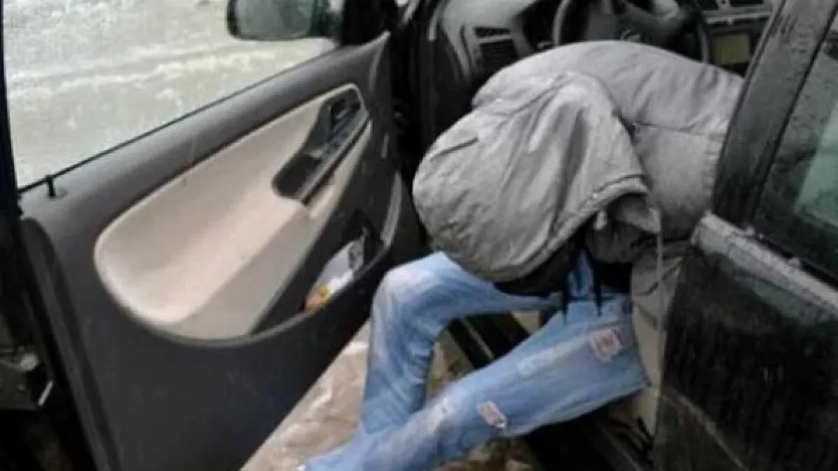 Невиждан грабеж в столицата: Маскиран засече кола, отвори вратата на водача и стана страшно