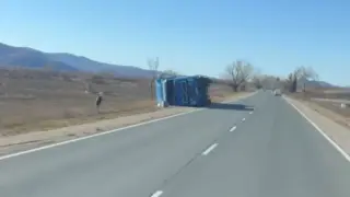 Ураганният вятър помита всичко по пътя си, страшно е СНИМКА 
