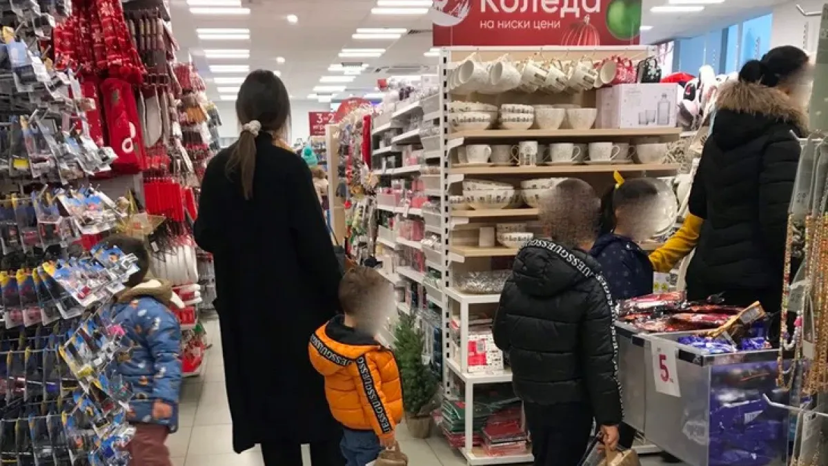 Предколедният марш: Все евтиното, а на касата…