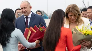 Радев взе Деси на воаяж в тази страна, тя изненада местните с тоалет ВИДЕО