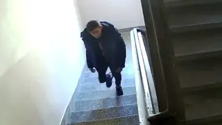 Жена арлармира: Този мъж обикаля входовете и... ВИДЕО 