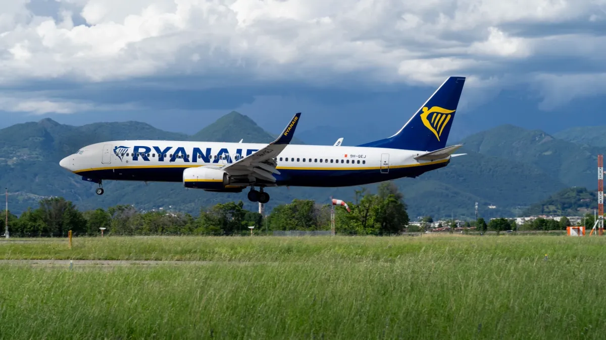 Ryanair налива $1 милиард и отваря втора база в България, но...