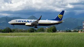 Ryanair налива $1 милиард и отваря втора база в България, но...