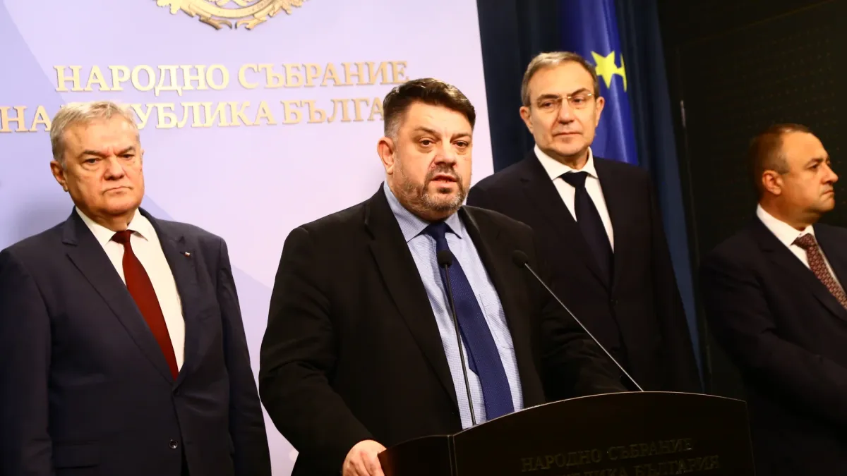 Скандал: БСП удари на камък, получи шамар от Кирил Петков и Слави Трифонов