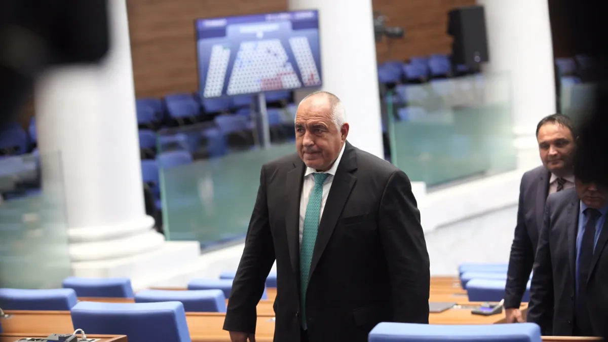 Бойко Борисов говори пред стотици младежи в Панагюрище На живо