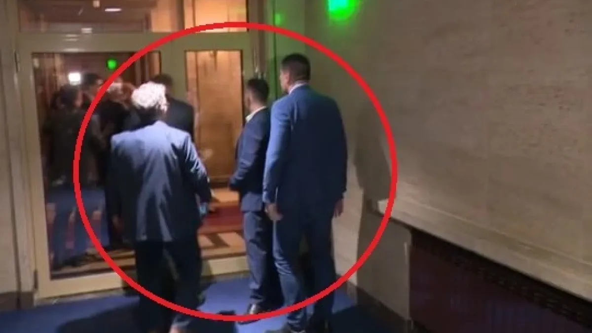 Извънредно: Бой в парламента, във въргала участваха...