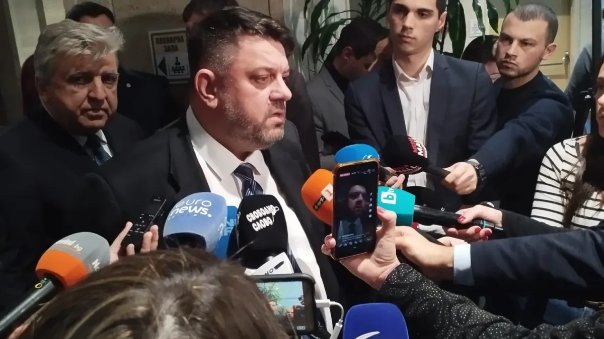Атанас Зафиров: Наталия Киселова е най-подходящият кандидат за председател на НС