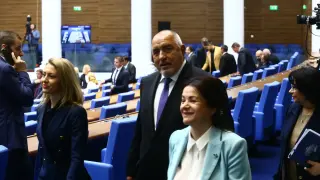 Светлина в края на тунела: Преговорите за правителство продължават, случи ли се това