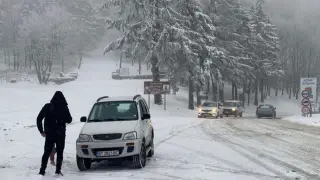 Снежен ад се заформи по ключов път, ужас е за шофьорите