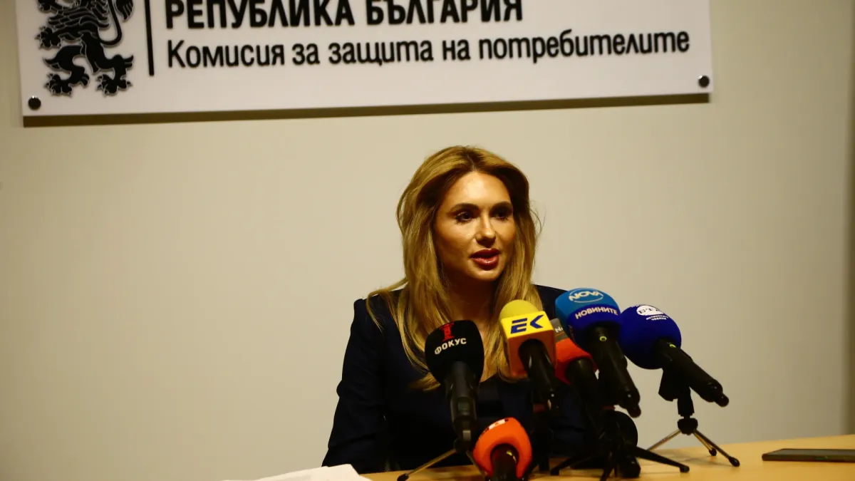Мария Филипова: КРС да обясни - включени ли са в условията на лицензите на мобилните оператори правила за защита на потребителите 