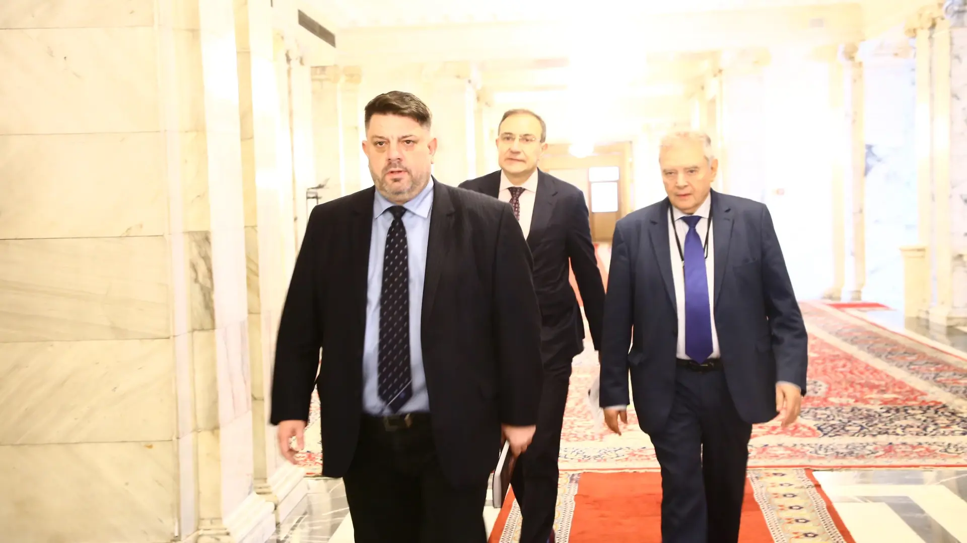 Атанас Зафиров се закани: Лично бих се качил на багера, който би бутал незаконни постройки