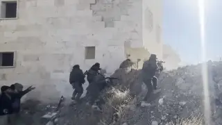 Войната в Сирия ескалира: Бунтовници превзеха още селища, а Асад се закле да... ВИДЕО