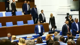 Парламентът гласува за кръвните проби на депутатите 