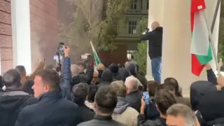 Театри по целия свят настръхнаха след мелето пред Народния, ето какво се случва