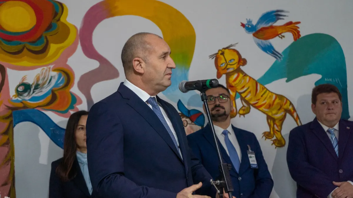 Дете колабира пред очите на президента Радев, съпругата му взе нещата в свои ръце СНИМКИ