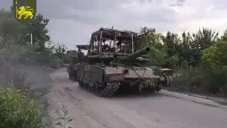 Бойци от ВСУ взеха като трофей руски танк Т-80БВМ ВИДЕО