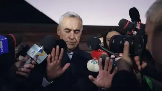 Разкрити: Румънският Илон Мъск ударил рамо на Калин Джорджеску 