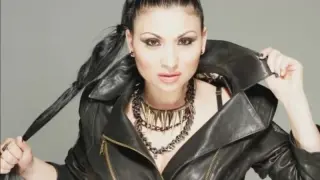 Ще се хванете а главата! Ето колко пари ще изкара Софи Маринова през август