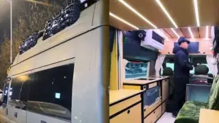 Мъж превърна микробуса си в цял апартамент с всички удобства ВИДЕО