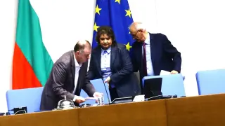 Депутатите си избраха и заместник-председатели, ето кои са 