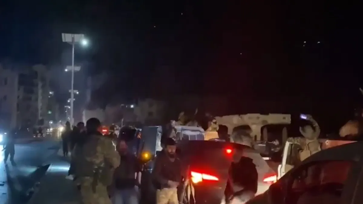 Асад избяга и веднага в Дамаск започнаха... ВИДЕО