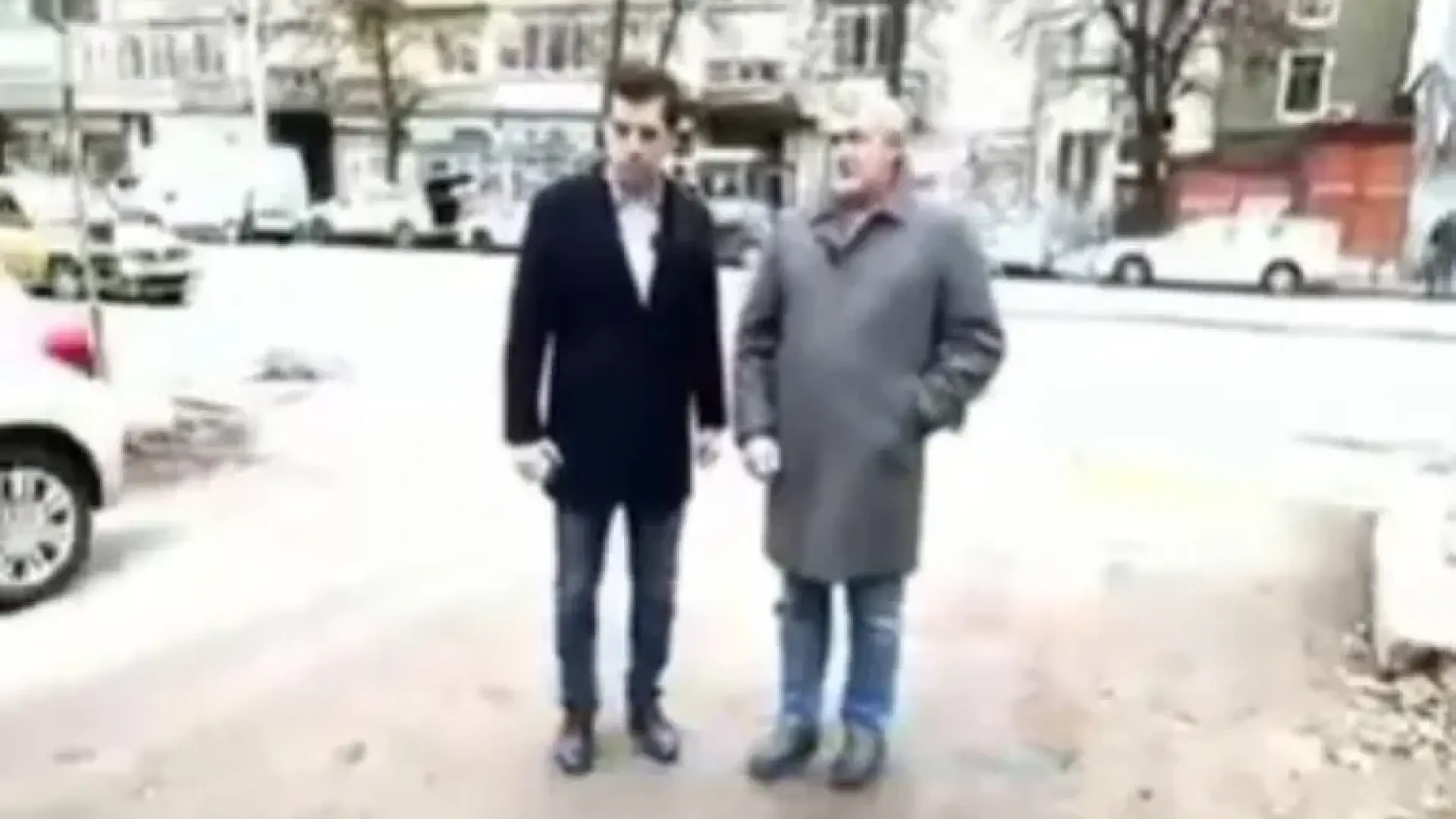 Скандално: Два мандата кмет, отстранен от съда, се хвали на Кирил Петков