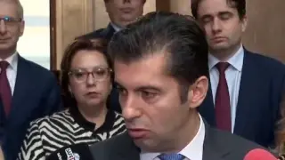 Петков обясни защо само ДБ ще се срещат с ГЕРБ, шикалкави за ареста на Борисов 