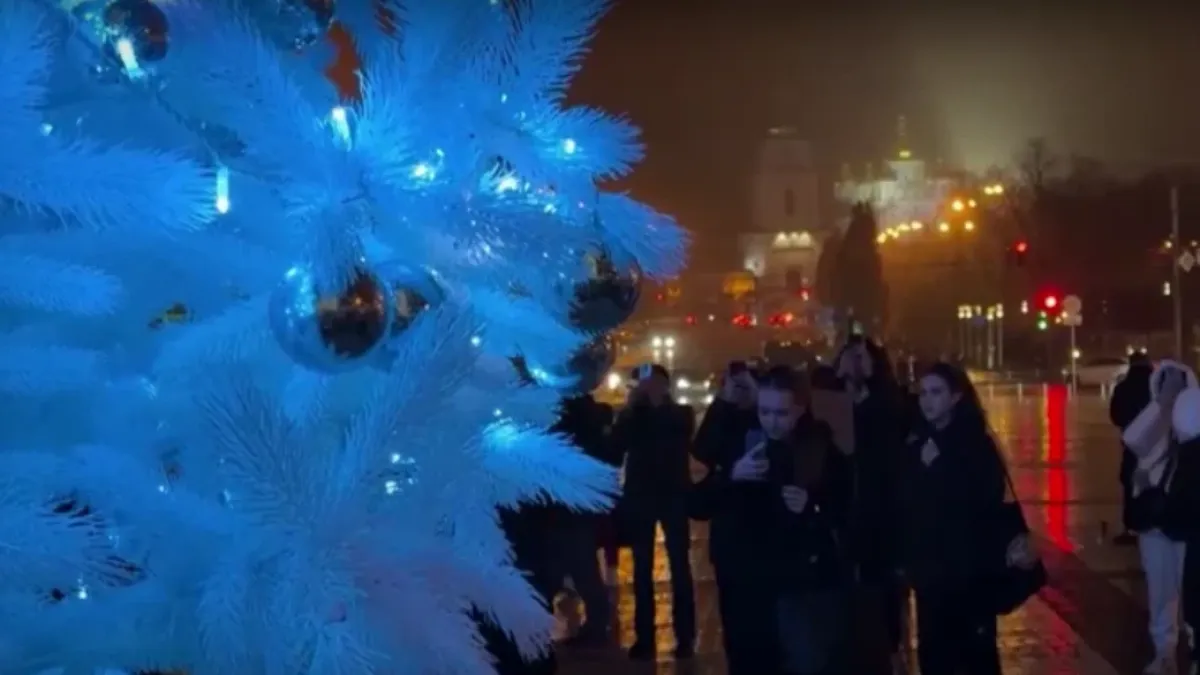 Коледа по време на война: Уникално ВИДЕО от Киев