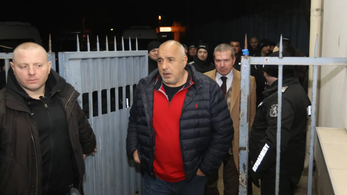 Ген.Тонев: След ареста на Борисов в кабинета на Петков дамите пиеха шампанско, а мъжете... Chivas Regal