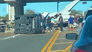 Инцидент: Самолет рухна върху автомобили на оживен път в САЩ ВИДЕО
