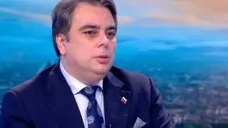 Асен Василев взриви bTV с разкритие за ареста на дясната си ръка, издъни се с наглост за шампанското и Бойко