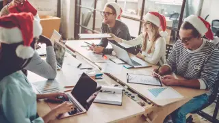 Ето колко трябва да ви цака шефът, ако работите по празниците 