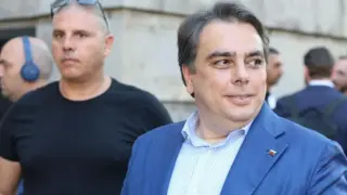 Съдът посече сътрудника на Асен Василев! 