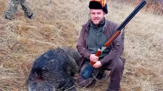 Със снайперистки изстрел авджия от Родопите повали 240-кг звяр СНИМКА 18+