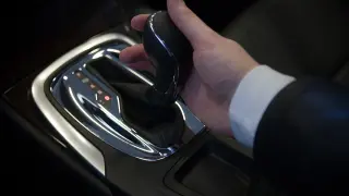 Има си чалъм: Как да спрем колата с двигателя, ако сме с автоматик 