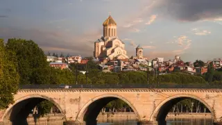 Депутат загуби живота си при стрелба в парламента