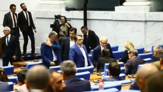 Скандал в НС: Депутатите се счепкаха жестоко за...