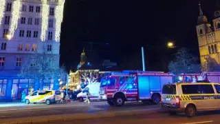 Извънредно! Кървав ад на коледен базар в Германия, има десетки жертви ВИДЕО 