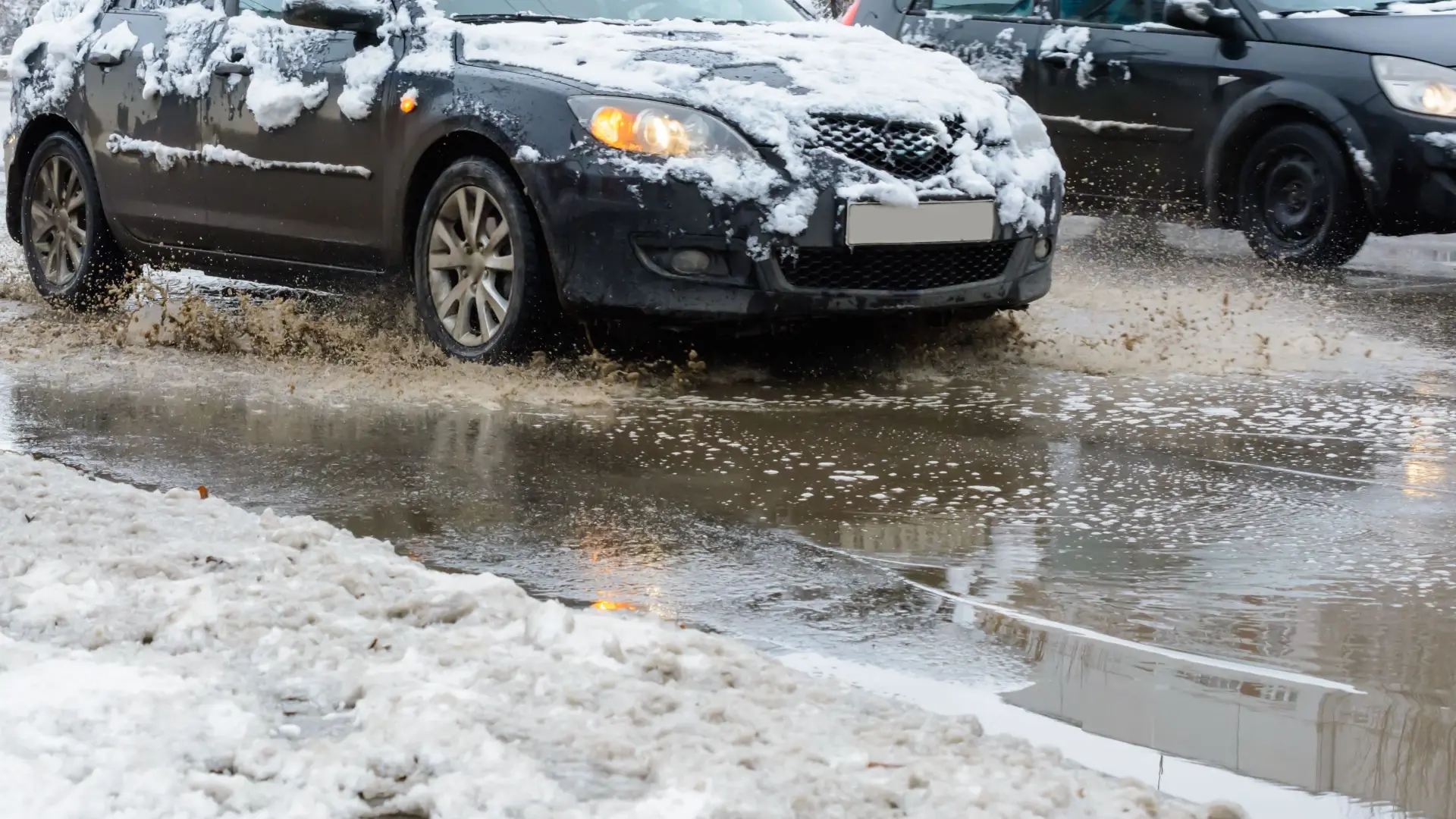 Важна информация за шофьорите: Лед скова проходите в Смолянско, "Превала" е затворен за ТИР-ове