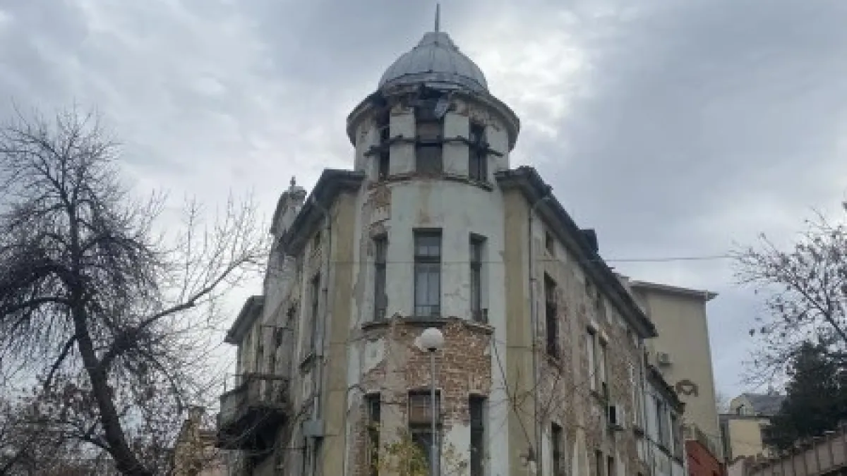 Времето на Къщата с кулата изтича! Ще се намеси ли общината?
