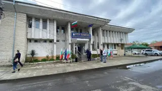 Пияни роми взривиха наш град, летят линейки и полиция