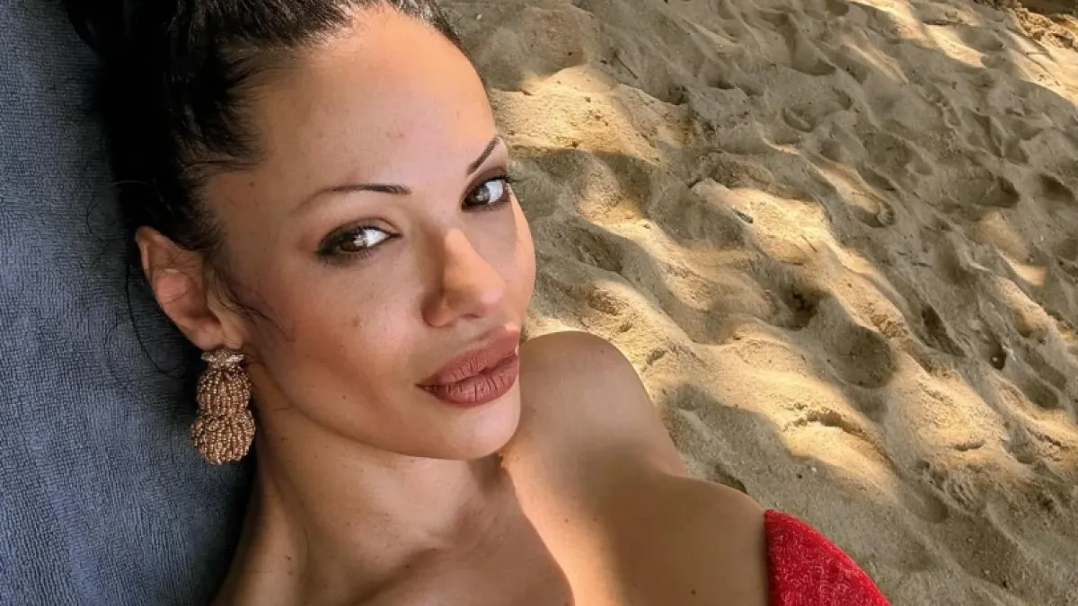 Слонове опипаха полуголата Калина Паскалева СНИМКИ 18+