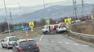 Извънредна ситуация край Пловдив, има тапа СНИМКА