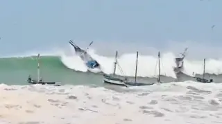 Апокалипсис! Огромни вълни унищожиха цяло крайбрежие ВИДЕО 