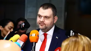 Пеевски защити бедните българи, ПП/ДБ подкрепиха милиардерите и олигарсите
