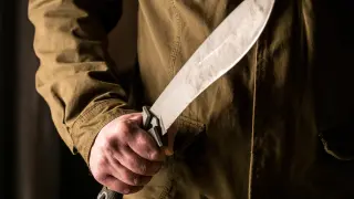 Брутален опит за убийство в София: Мъж опря нож в гърлото на любимата с шокиращи думи
