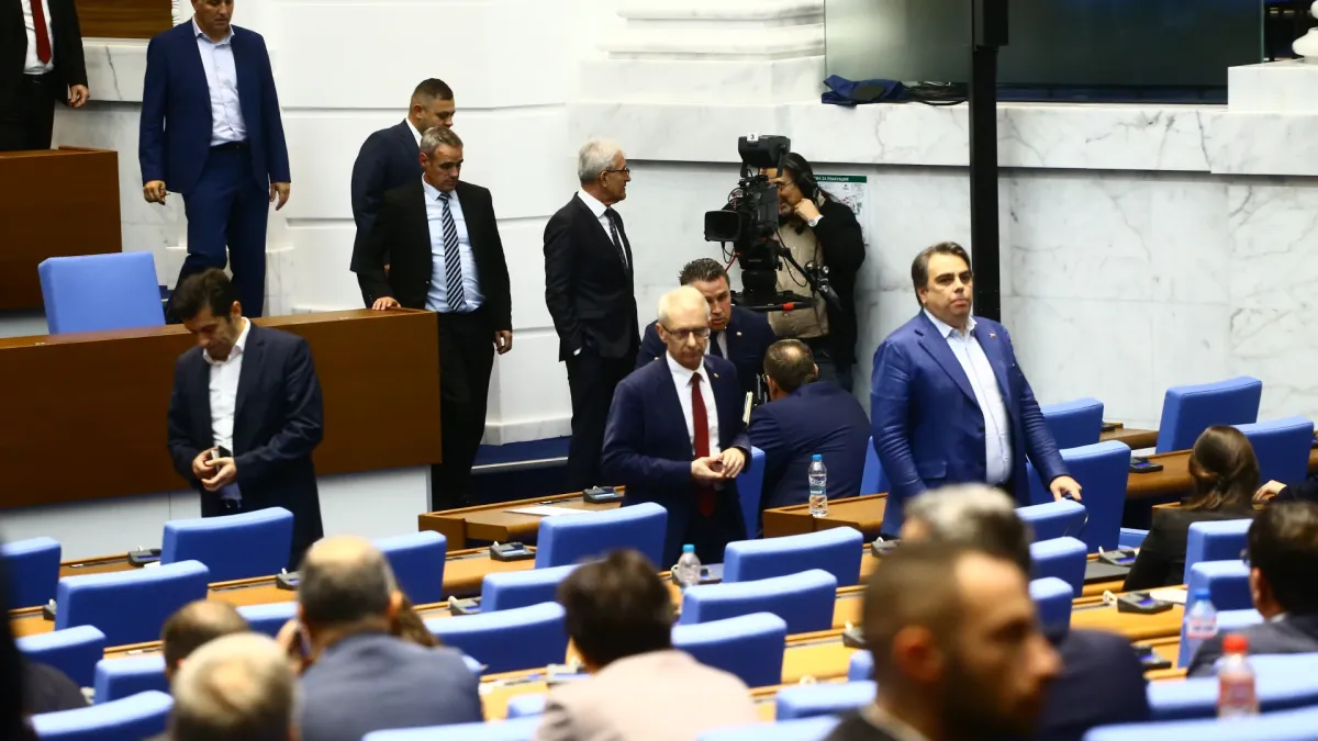 При нови избори в НС влиза още една партия, следва шокиращо разместване