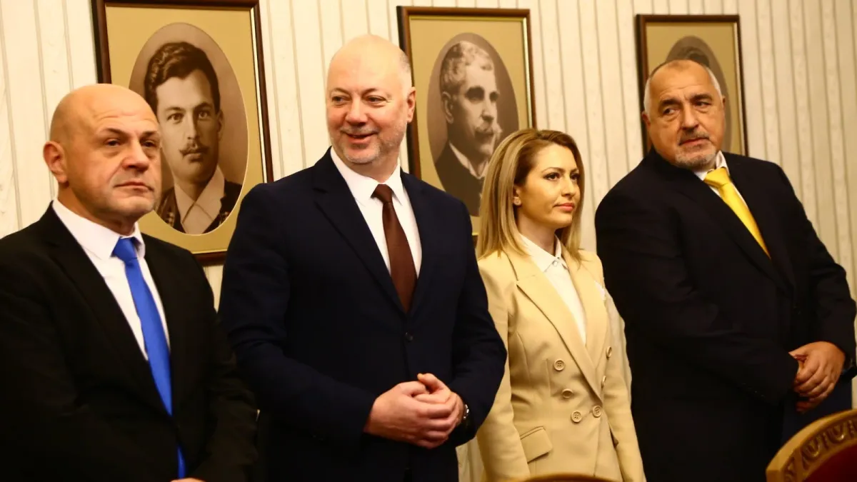 Политик с фин хумор и потомък на Капитан Петко войвода – непозната страна на Желязков!