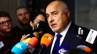 Борисов се цели високо, първите симптоми са налице, а Радев...